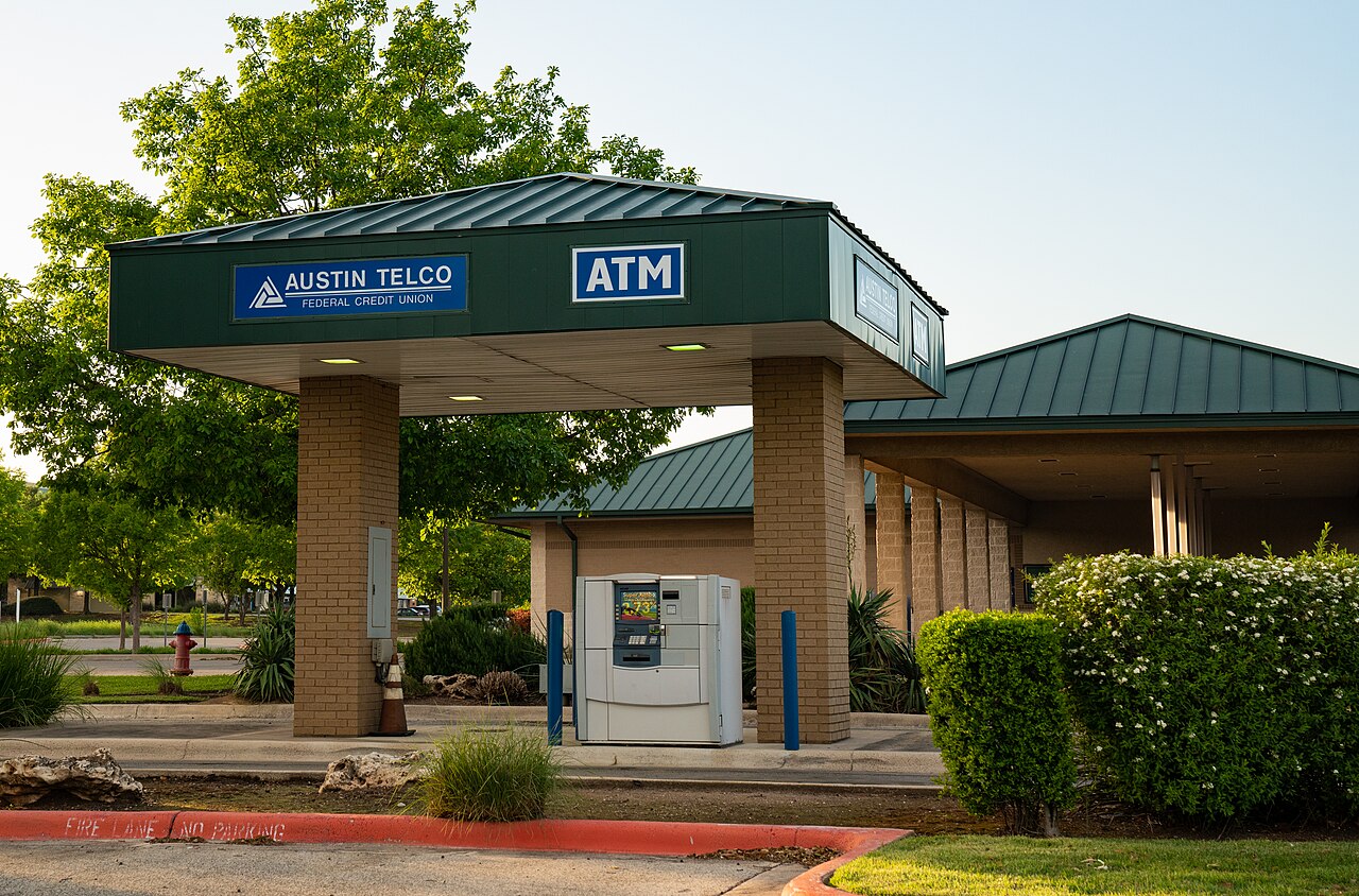 美国银行分行的车道式自动柜员机 ATM