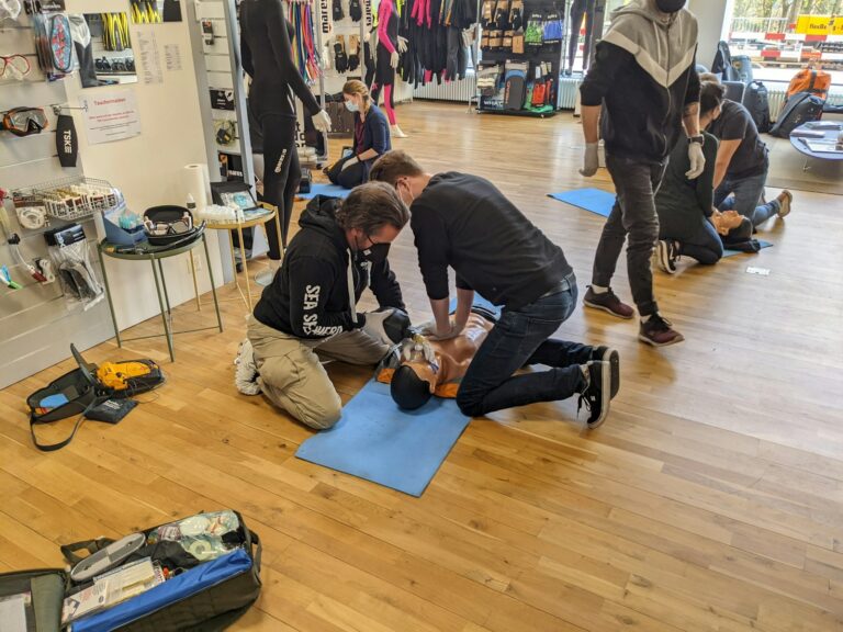 在加拿大考下急救证书：2天 First Aid & CPR-C 课程的真实体验